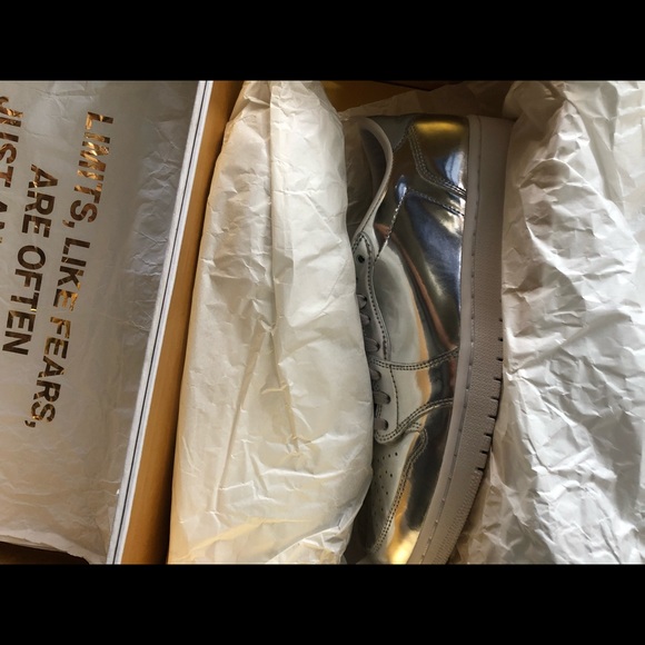 Air Jordan Retro 1 - Picture 3 of 6